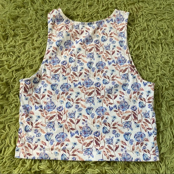 floral crop top - Picture 2 of 3